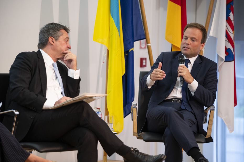 Prof. Dr. Rainer Forst, MdEP Prof. Dr. Sven Simon ©HESSISCHE LANDESVERTRETUNG IN BRÜSSEL/ZACARIAS GARCIA