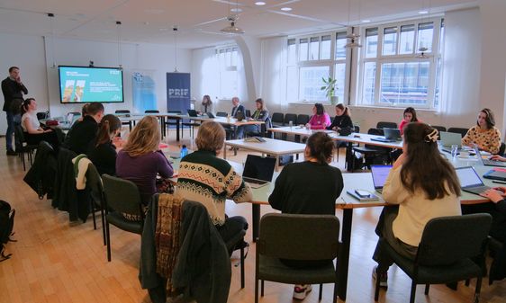 Conference of the Leibniz Research Network CrisEn Impressions from day two of the workshop conference.